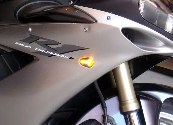 2021   Yamaha R7 MT-07 Clear Aero LED Turn Signals 2022 2023 Flush Mount YZF-R7