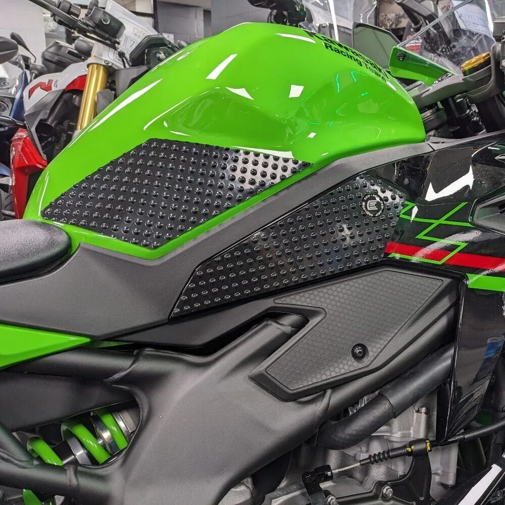 2023   Kawasaki ZX-4R ZX-4RR Eazi-Grip Evo Tank Traction Pads ZX-25R ZX4R Black
