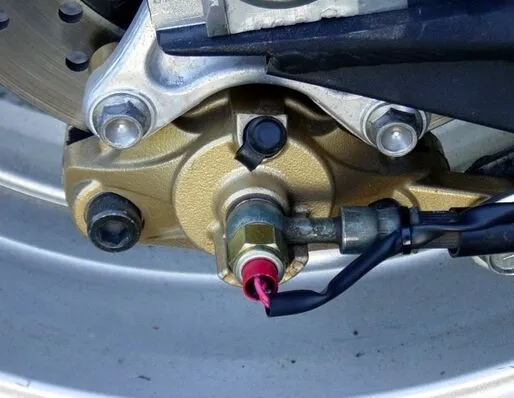 M10 x 1.25 Banjo Brake Switch GSXR Hayabusa CBR R3 R1 R6 FZ8 ZX6 ZX10R ZX14 KTM
