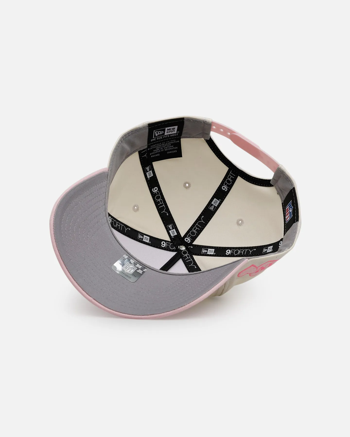 New Era Las Vegas Raiders 'Lover's Club' 9FORTY A-Frame Snapback Chrome