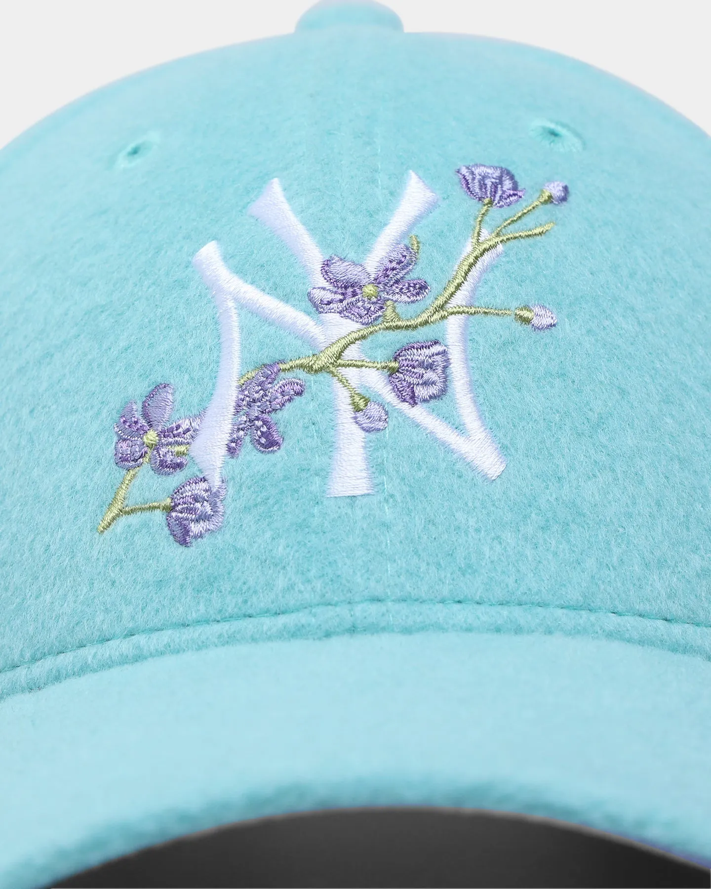 New Era Women's New York Yankees 9FORTY Casual Strapback Blue Tint