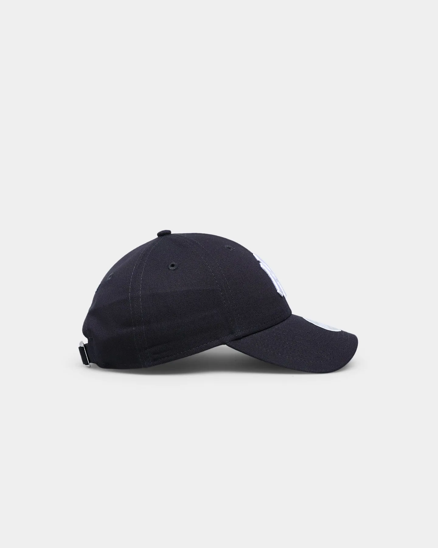 New Era Women's New York Yankees 9FORTY Cloth Strap Strapback Navy