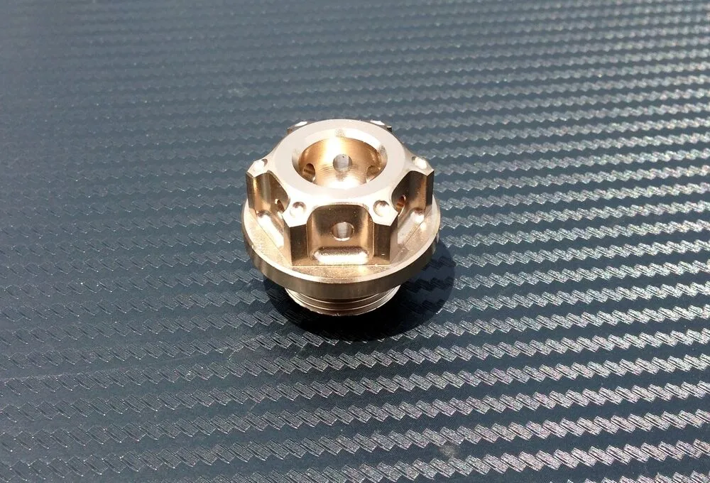 Ti Suzuki Oil Cap GSXR HAYABUSA TL1000 SV650 SV1000 GSX1400 650F RM250 RGV250